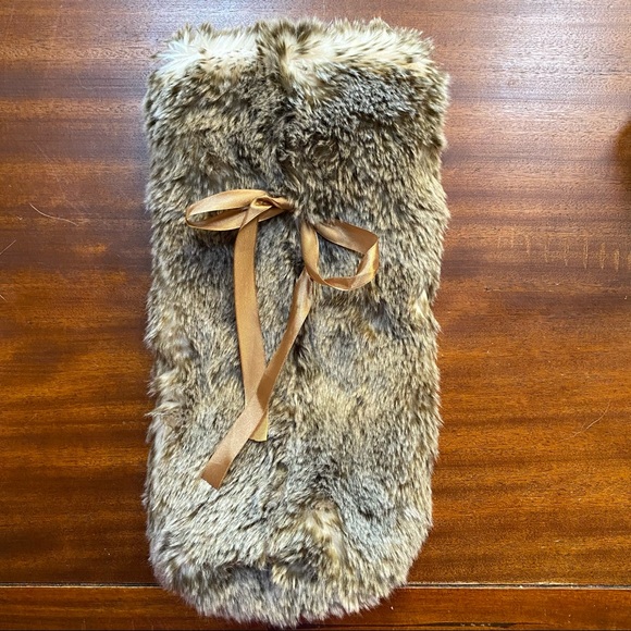 Wine bag for gift gold ribbon Faux fur fully lined great present - Picture 4 of 4